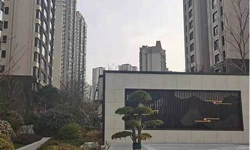 日韩精品专区：欧美日韩精品一区二区三区四区(欧美妆和日韩妆区别777ccc)